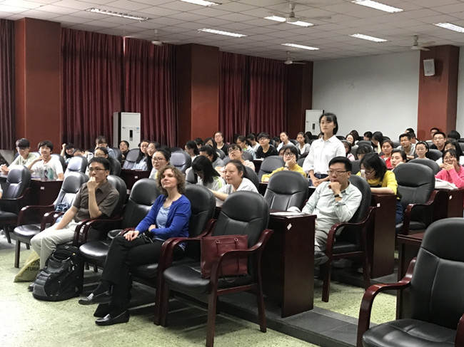 1524124798762867.jpg 窘迫感美国农业部专家交流报告2..jpg